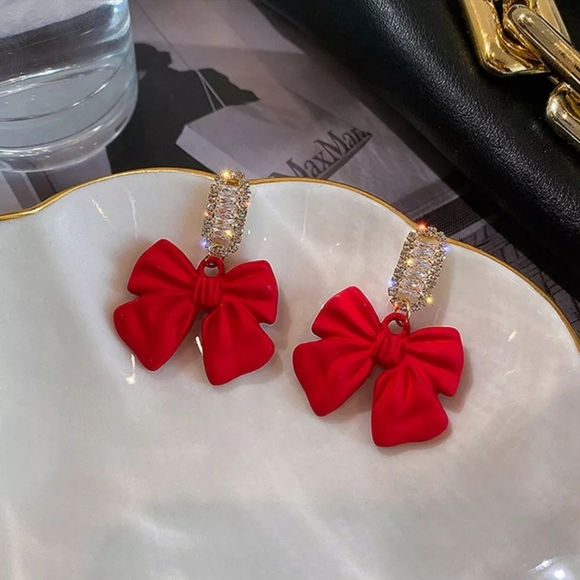 Jewelry Jewelry - HOST PICK 🎄❤️Shiny Crystal Red Bow Earrings